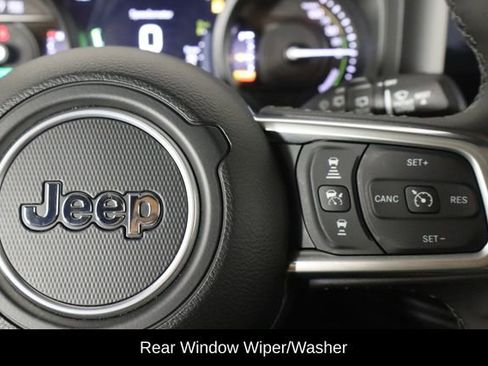 Used 2025 Jeep Wrangler Unlimited Sahara AWD/4WD image 10