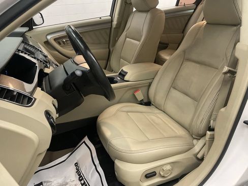Used 2018 Ford Taurus SEL FWD image 11