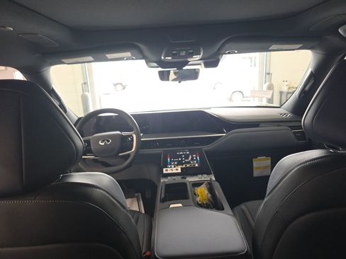 New 2026 INFINITI QX80 4WD w/ Sport Exterior Package image 31