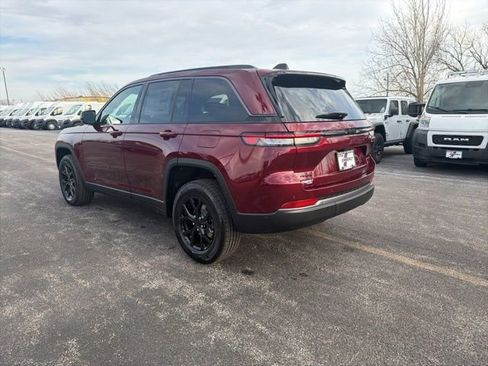 New 2026 Jeep Grand Cherokee Altitude AWD/4WD image 4