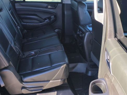 Used 2020 Chevrolet Suburban LT image 22