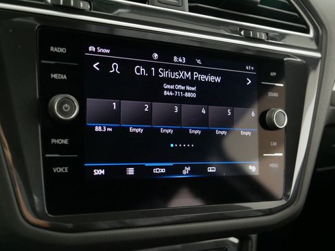 Certified 2024 Volkswagen Tiguan SE R-Line AWD/4WD image 22