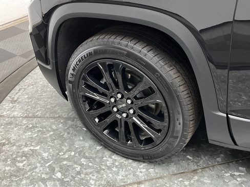 Certified 2023 GMC Acadia SLE w/ Driver Convenience Package image 34