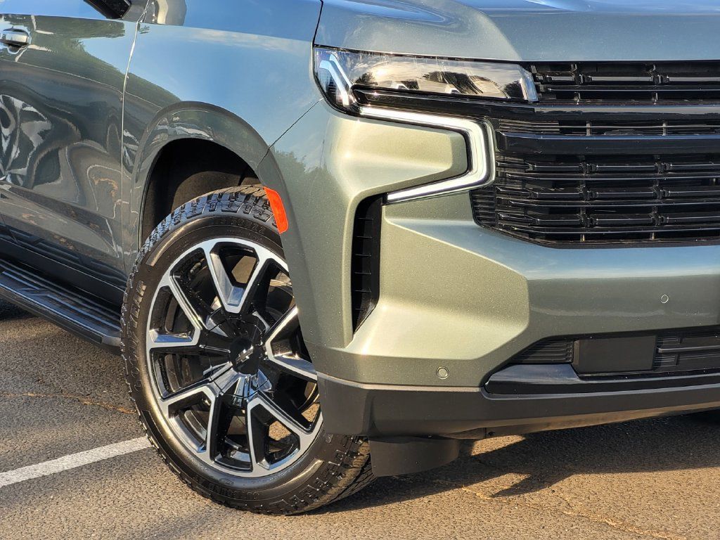 Used 2023 Chevrolet Tahoe RST w/ Sport Performance Package AWD/4WD image 4