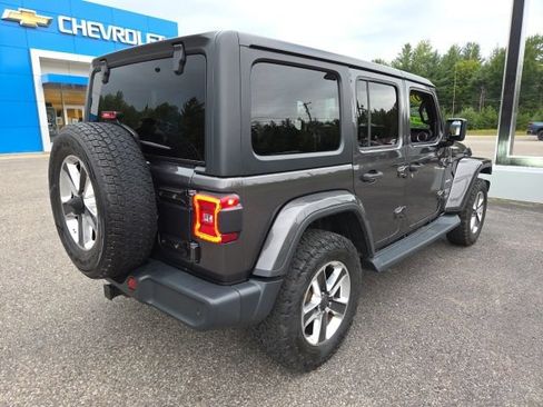 Used 2020 Jeep Wrangler Unlimited Sahara w/ Dual Top Group AWD/4WD image 8