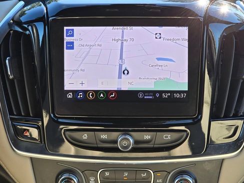 Used 2023 Chevrolet Traverse LT w/ LT Premium Package image 19