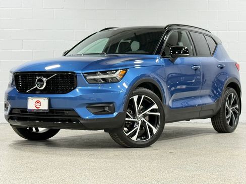 Used 2019 Volvo XC40 T5 R-Design image 2