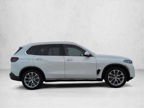 Certified 2026 BMW X5 xDrive50e w/ Climate Comfort Package AWD/4WD image 4
