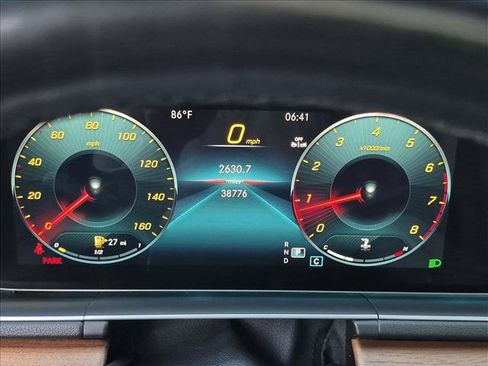 Used 2022 Mercedes-Benz GLE 350 4MATIC image 11