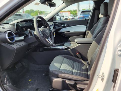 New 2026 Chevrolet Trax LT w/ Driver Confidence Package FWD image 8