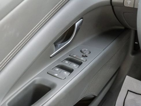 Used 2025 Hyundai Elantra Sport FWD image 80