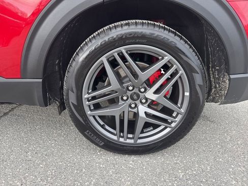 Used 2025 Ford Explorer ST image 33