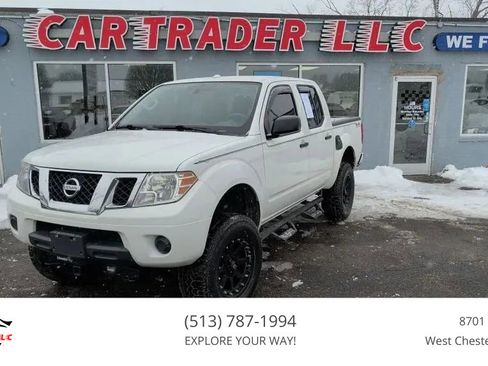 Used 2018 Nissan Frontier SV image 1