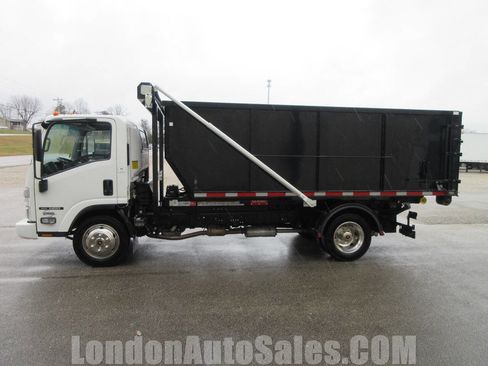 Used 2024 Isuzu NQR image 3