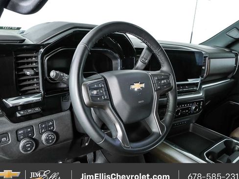 Used 2024 Chevrolet Silverado 2500 High Country w/ Technology Package AWD/4WD image 4