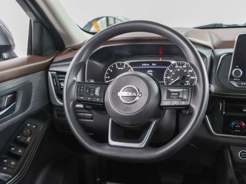 Used 2023 Nissan Rogue SV FWD image 12