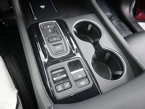 Certified 2025 Honda Pilot Touring image 29