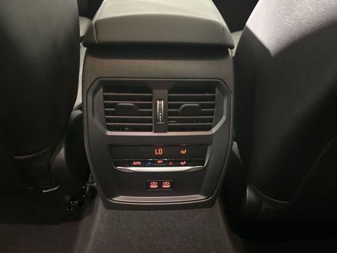 Used 2025 BMW 330i 330i w/ Convenience Package image 34