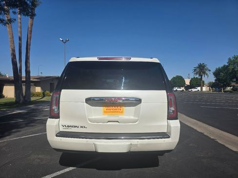 Used 2015 GMC Yukon XL Denali w/ Touring Package RWD image 9