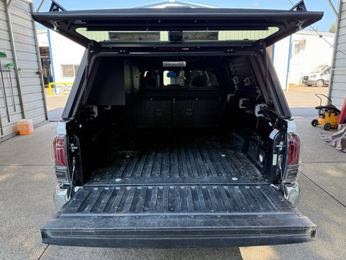 Used 2020 Toyota Tacoma TRD Off-Road AWD/4WD image 7