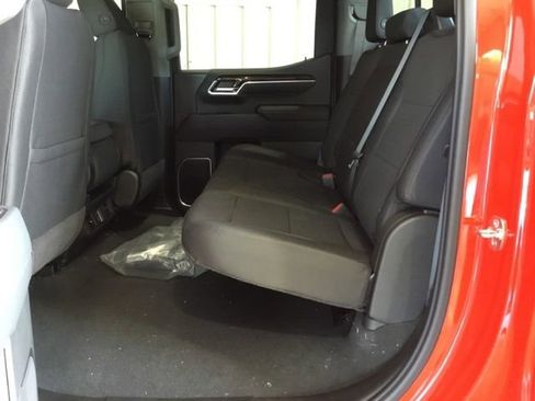 New 2026 GMC Sierra 1500 SLE image 43