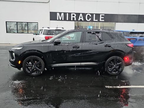 Used 2025 Buick Envision Sport Touring image 3