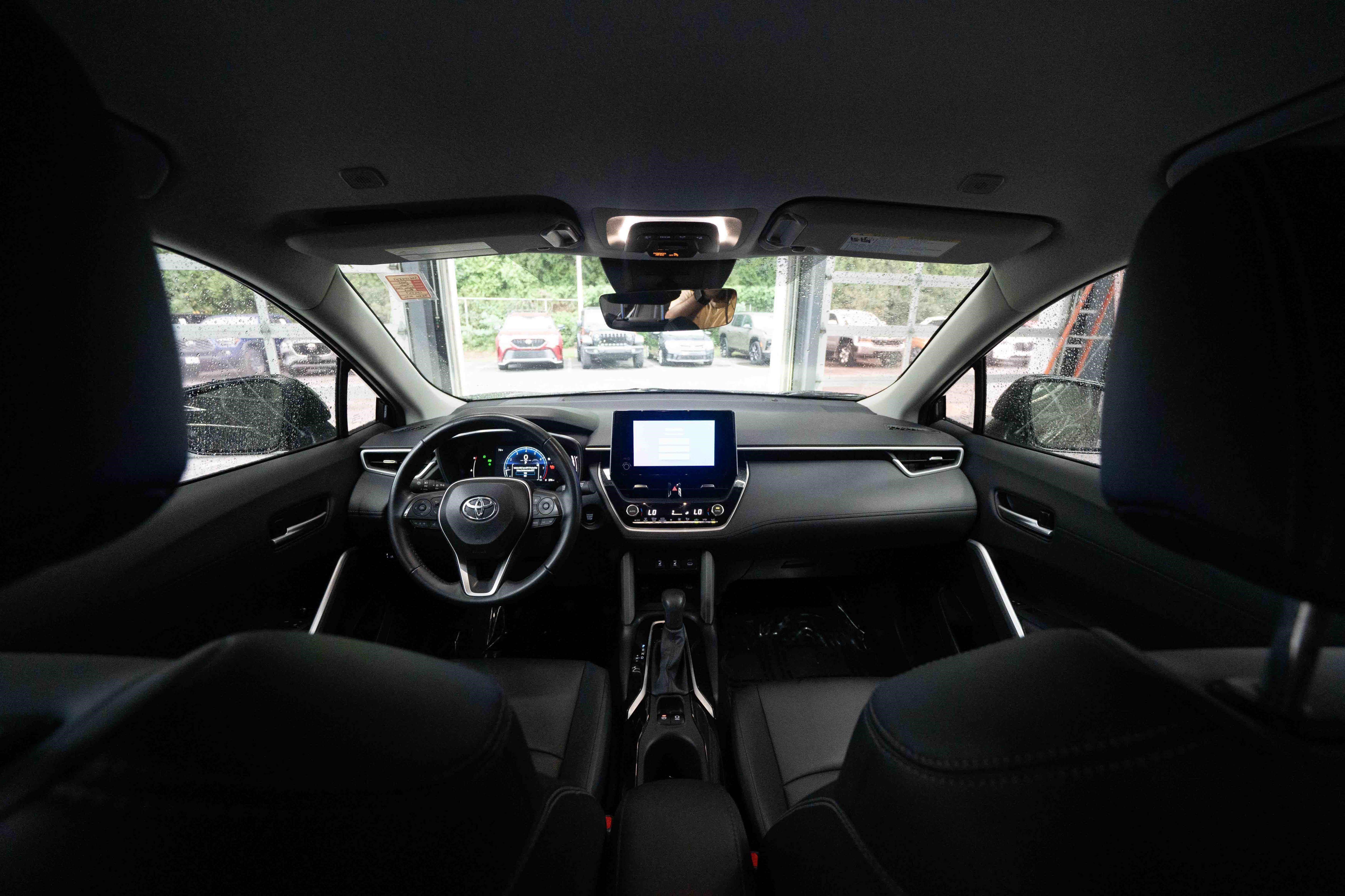 Used 2025 Toyota Corolla Cross XLE AWD/4WD image 19
