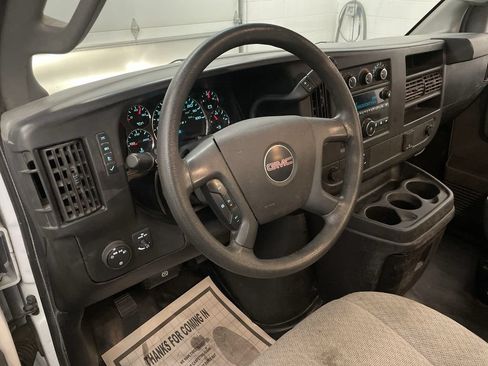 Used 2017 GMC Savana 2500 RWD image 2