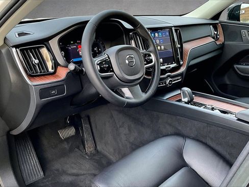 Certified 2023 Volvo XC60 B5 Plus w/ Protection Package Premier image 16