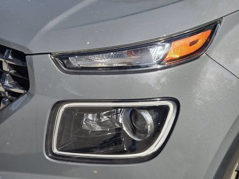 Used 2022 Hyundai Venue Limited w/ Cargo Package FWD image 10
