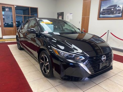 Used 2024 Nissan Sentra SV image 9