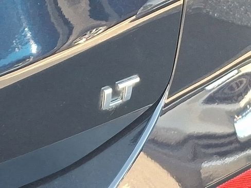 Certified 2021 Chevrolet Equinox LT image 33