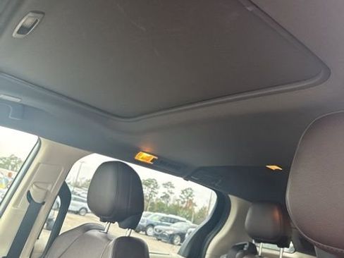 Used 2021 Toyota Sienna Platinum image 9