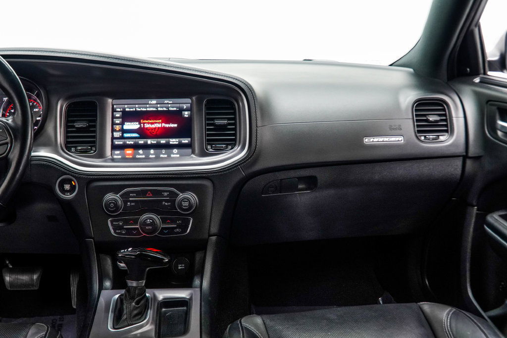 Used 2022 Dodge Charger SXT w/ Plus Group RWD image 21