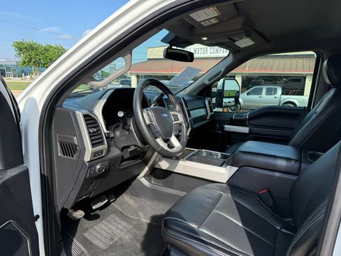 Used 2020 Ford F250 Lariat w/ Lariat Value Package AWD/4WD image 13