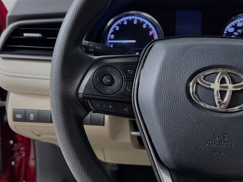 Used 2020 Toyota Camry LE image 19