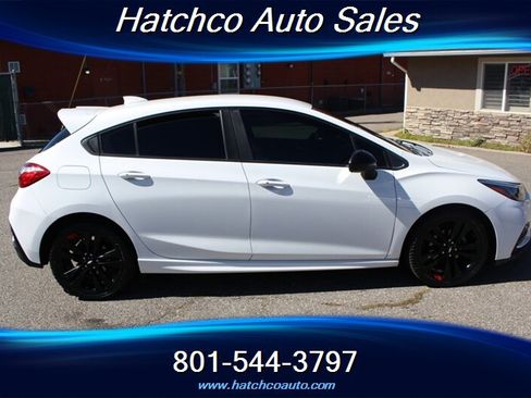 Used 2018 Chevrolet Cruze LT w/ Convenience Package FWD image 7