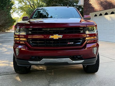 Used 2017 Chevrolet Silverado 1500 LT w/ All Star Edition image 9