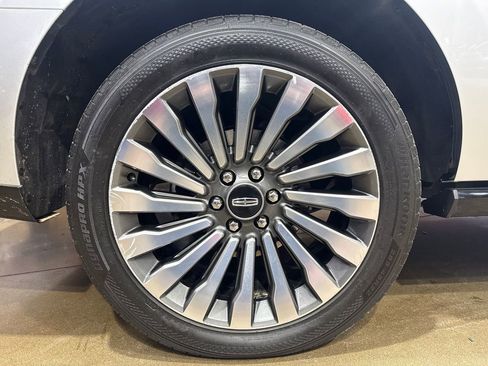 Used 2018 Lincoln Navigator Reserve w/ Technology Package image 30