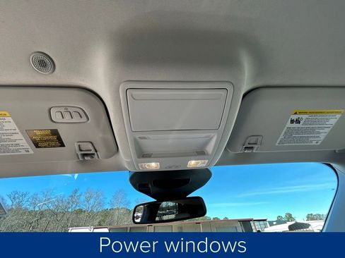 Used 2025 Ford Escape Platinum w/ Premium Technology Package image 33