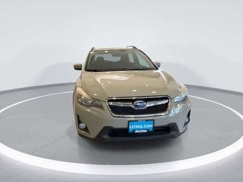 Used 2017 Subaru Crosstrek 2.0i Premium w/ Popular Package #1 AWD/4WD image 3