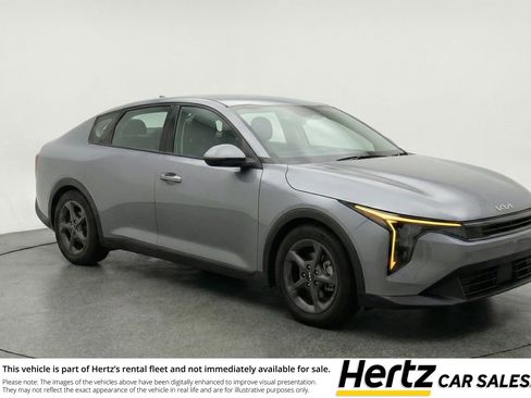 Used 2025 Kia K4 LXS image 1