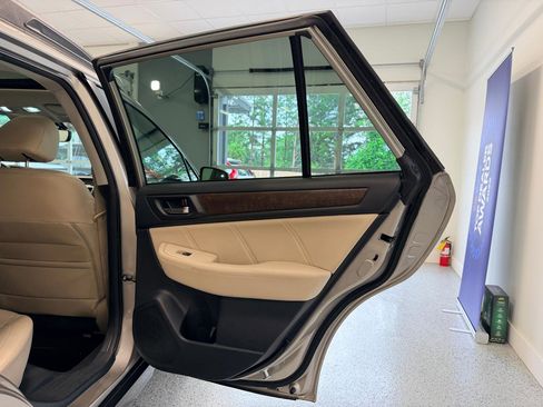 Used 2018 Subaru Outback 2.5i Limited AWD/4WD image 29