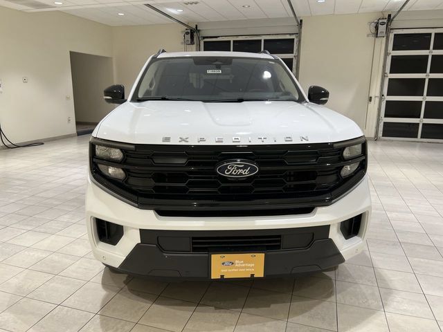 Certified 2025 Ford Expedition Active AWD/4WD image 8