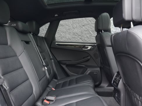 Certified 2026 Porsche Macan Turbo AWD/4WD image 35