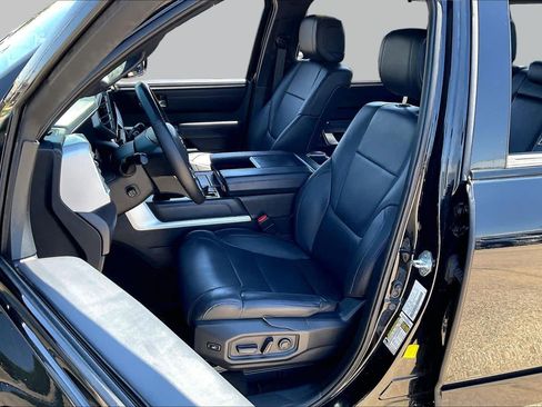 Used 2022 Toyota Tundra Platinum AWD/4WD image 8