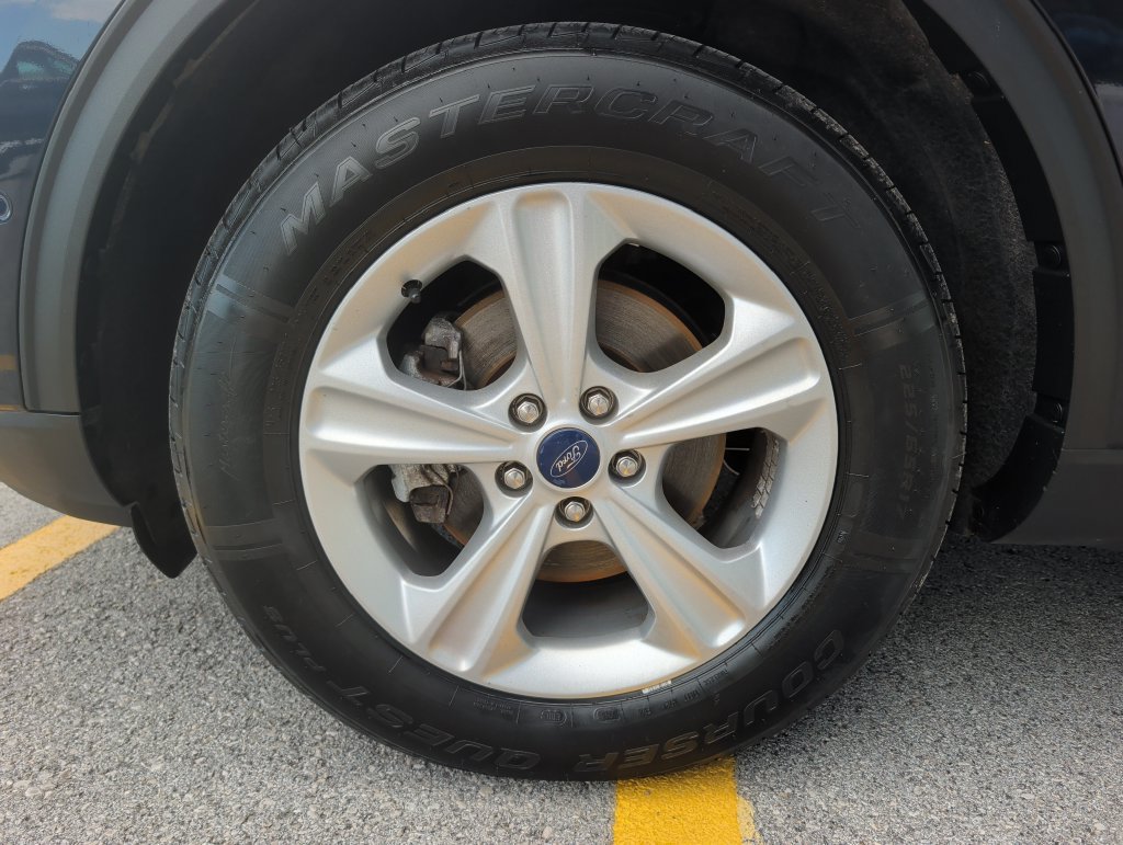 Used 2021 Ford Escape Titanium w/ Titanium Premium Package FWD image 4