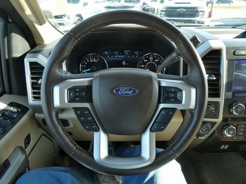 Used 2020 Ford F150 Lariat image 32