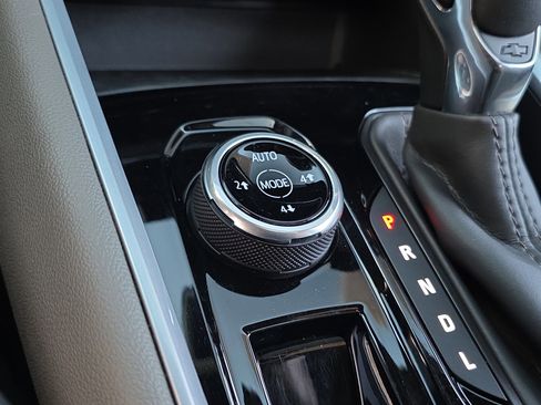 Used 2024 Chevrolet Colorado ZR2 w/ Technology Package image 23