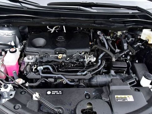 Certified 2024 Toyota Sienna XLE image 31